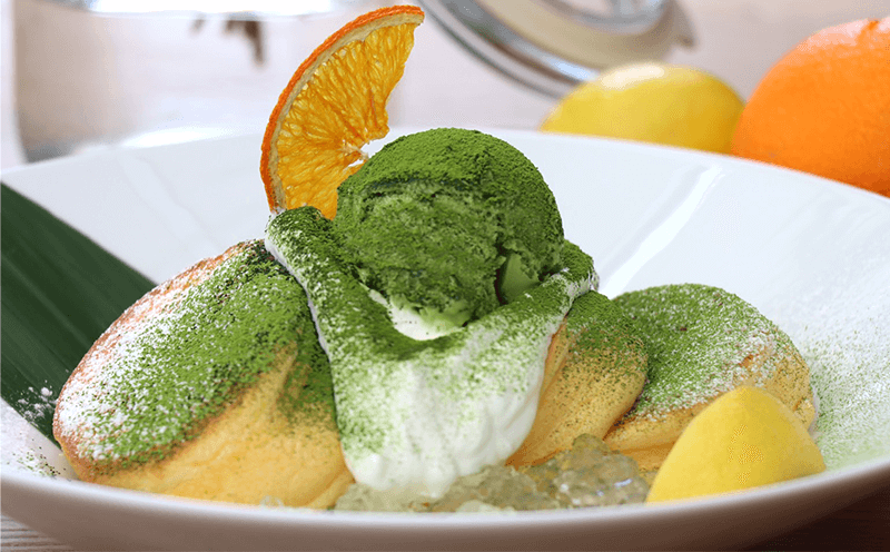 グリーンティーアイスとシトラスのパンケーキ